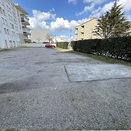 Bord De Avec Balcon Et Parking A - Fr-1-224c-342 *