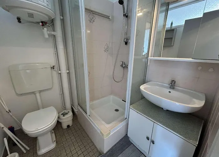 Bord De Avec Balcon Et Parking A - Fr-1-224c-342 아파트 *