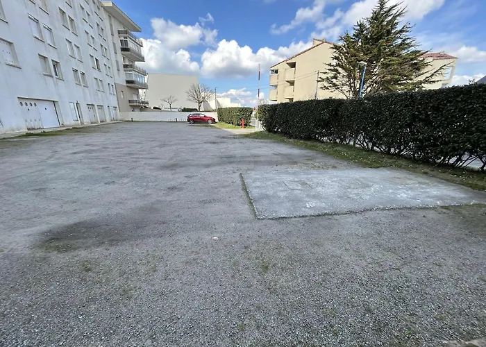 Bord De Avec Balcon Et Parking A - Fr-1-224c-342 *